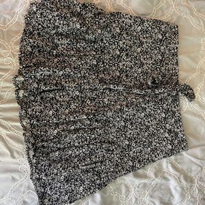 Forever 21 Monochrome Floral Skirt